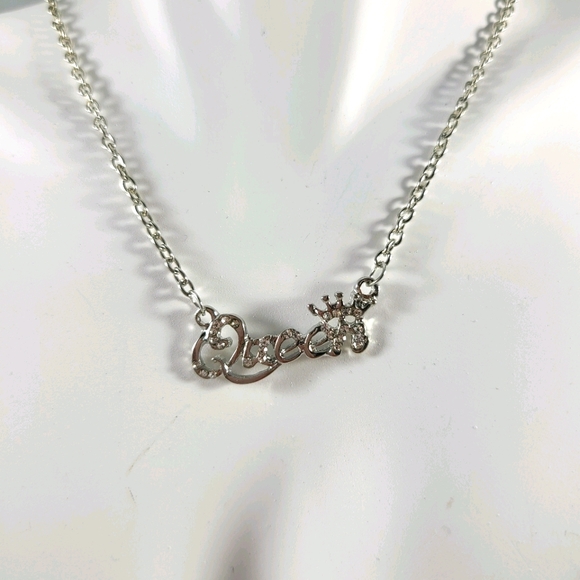 Queen Emblem Necklace - Picture 3 of 8
